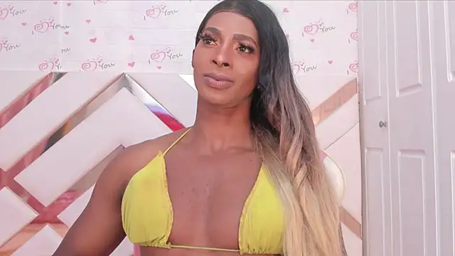 Snapshot of BriggitteEbonny chatting on March 8, 2025, 6:54 am BriggitteEbonny online show from March 8, 2025, 6:54 am