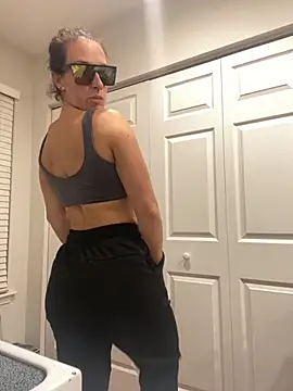 mrs  unknown online show from November 14, 2025, 4:05 am