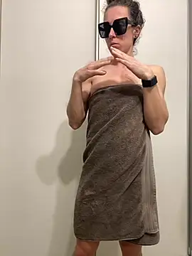 mrs  unknown online show from March 31, 2026, 1:07 am