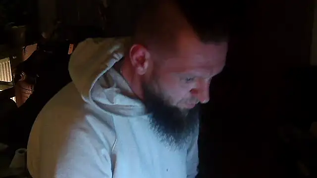 donhulio482 online show from March 5, 2026, 11:43 pm