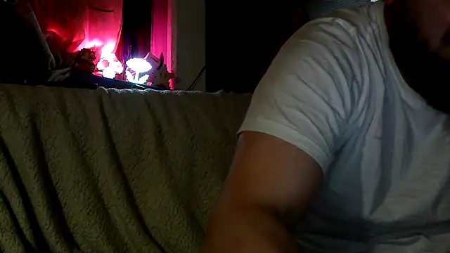 donhulio482 online show from March 6, 2025, 9:20 pm