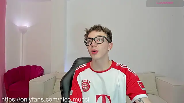 niico 18 online show from December 30, 2024, 2:08 pm