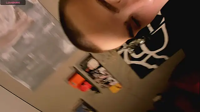 Snapshot of simonwnl chatting on February 7, 2026, 6:27 pm simonwnl online show from February 7, 2026, 6:27 pm