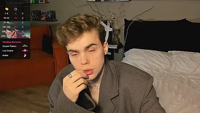 simonwnl online show from December 23, 2025, 8:02 am