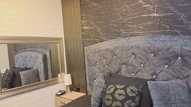 charlotte  G online show from March 25, 2026, 10:25 am