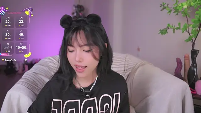 Miuzxc online show from September 18, 2025, 4:48 am