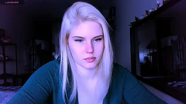 VoluptuousDreams online show from March 16, 2025, 2:55 pm