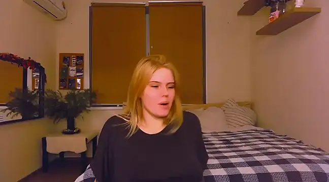 VoluptuousDreams online show from December 15, 2024, 5:53 pm