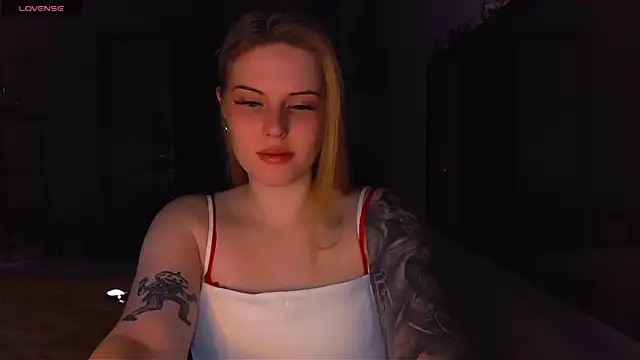 VoluptuousDreams online show from February 14, 2025, 2:02 pm