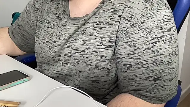 Rafa24324 online show from April 13, 2026, 6:34 pm