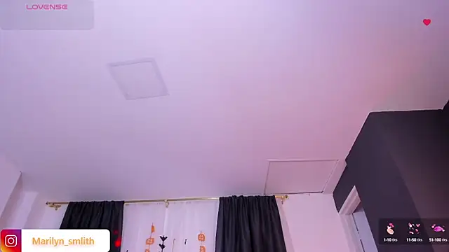 MarilynSmIith online show from October 16, 2025, 12:02 pm