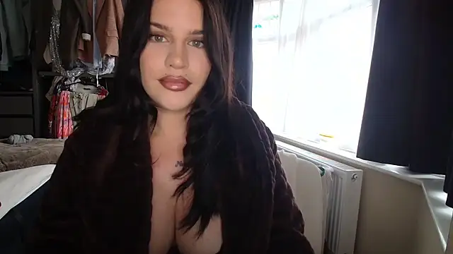 Bustyjessicalouu online show from November 3, 2025, 1:47 pm