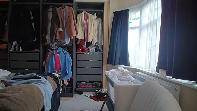 Bustyjessicalouu online show from October 17, 2025, 12:07 pm