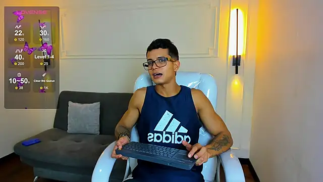 Paradise boy s online show from December 2, 2025, 3:47 pm