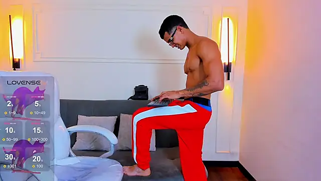 Snapshot of Paradise_boy_s chatting on March 2, 2026, 6:59 pm Paradise boy s online show from March 2, 2026, 6:59 pm