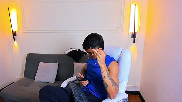 Paradise boy s online show from April 8, 2026, 8:32 pm