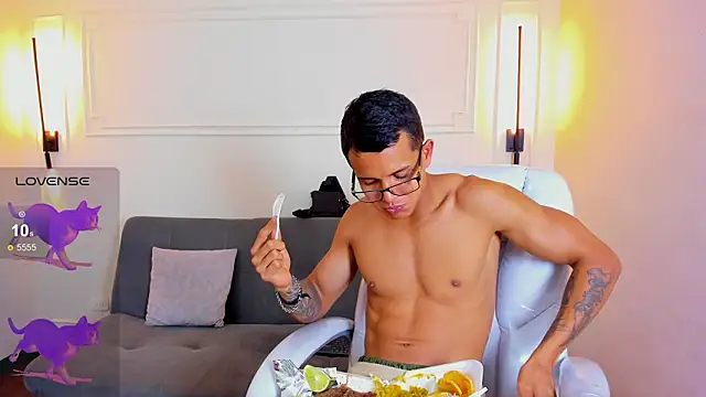 Snapshot of Paradise_boy_s chatting on February 24, 2026, 7:15 pm Paradise boy s online show from February 24, 2026, 7:15 pm