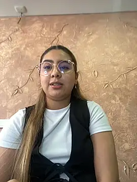 Miabonnett  online show from March 21, 2025, 6:18 pm