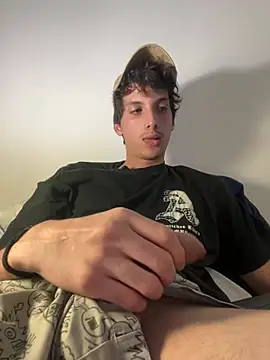 CamiloXx04 online show from March 13, 2025, 2:27 am