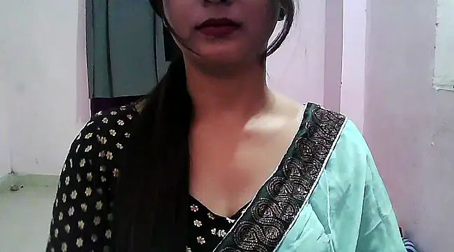 Model-Tanya online show from February 4, 2025, 2:43 pm
