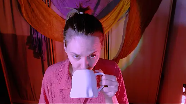 Malinax online show from November 3, 2025, 10:57 pm