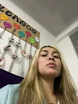 Snapshot of emma_oxford chatting on February 21, 2025, 8:16 pm emma oxford online show from February 21, 2025, 8:16 pm