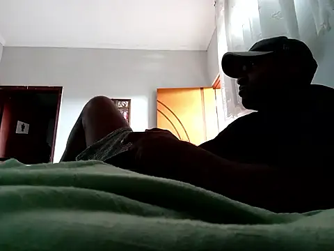 Snapshot of Beto0815 chatting on February 4, 2026, 4:13 pm Beto0815 online show from February 4, 2026, 4:13 pm