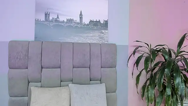 selene tylor  online show from June 25, 2026, 8:14 pm