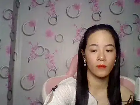 Snapshot of Nana-68 chatting on September 17, 2025, 3:03 pm Nana-68 online show from September 17, 2025, 3:03 pm