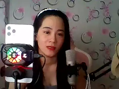 Snapshot of Nana-68 chatting on March 2, 2025, 1:37 am Nana-68 online show from March 2, 2025, 1:37 am