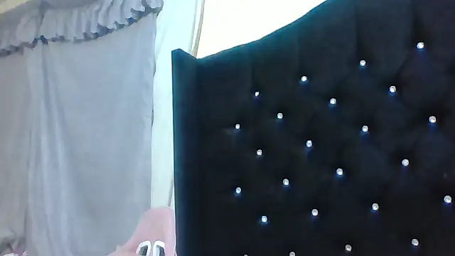 Jennxdolls online show from February 18, 2025, 4:15 am