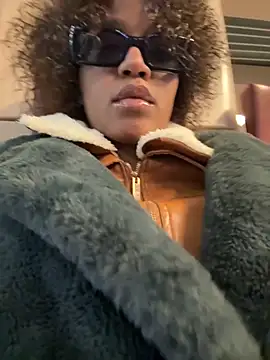 Black Dolll online show from November 7, 2025, 10:09 am