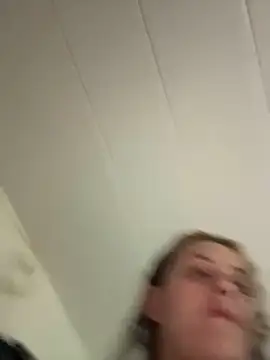 Snapshot of emilysue1 chatting on April 7, 2026, 9:22 am emilysue1 online show from April 7, 2026, 9:22 am