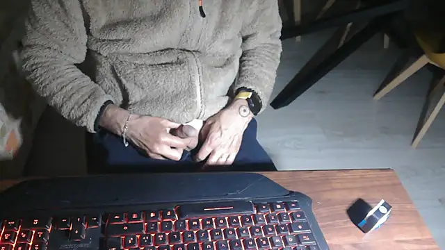 Adri gard online show from April 19, 2026, 8:33 pm