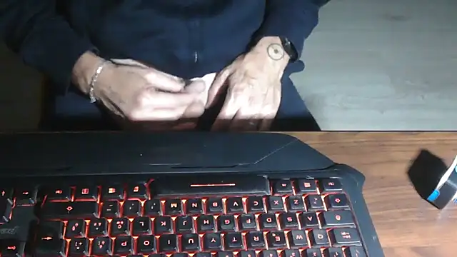 Adri gard online show from November 17, 2025, 9:30 pm