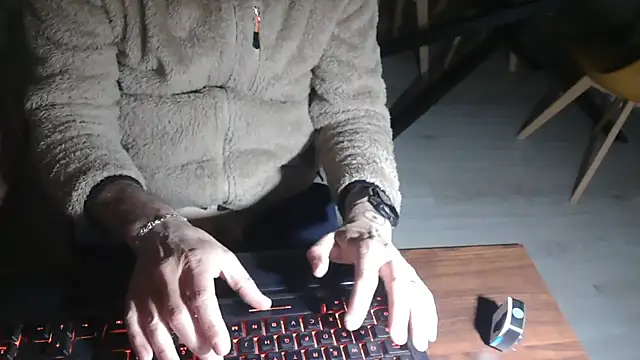 Adri gard online show from March 30, 2026, 8:54 pm