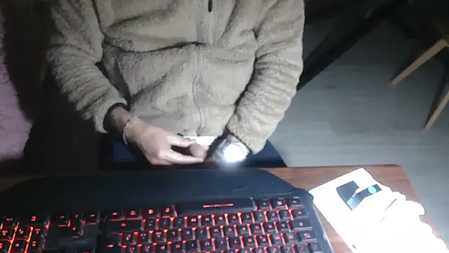 Adri gard online show from April 4, 2026, 8:26 pm