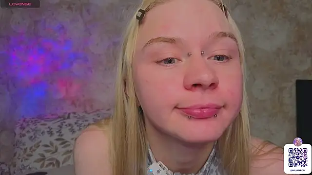 Snapshot of Milia_Parker chatting on May 19, 2026, 4:03 pm Milia Parker online show from May 19, 2026, 4:03 pm