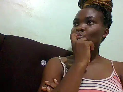 sexxyqueenn22 online show from October 29, 2025, 8:30 pm