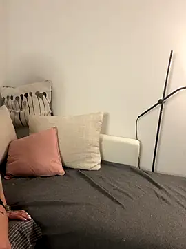 Snapshot of NickyGold_Official chatting on October 29, 2025, 7:35 pm NickyGold Official online show from October 29, 2025, 7:35 pm