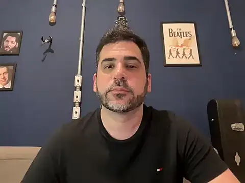 hotsafadinho online show from November 1, 2025, 10:14 pm