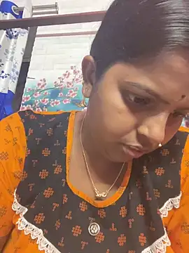 Snapshot of Beauty-queen chatting on March 12, 2025, 10:26 am Beauty-queen online show from March 12, 2025, 10:26 am