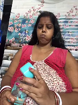 Snapshot of Beauty-queen chatting on September 25, 2025, 11:05 am Beauty-queen online show from September 25, 2025, 11:05 am