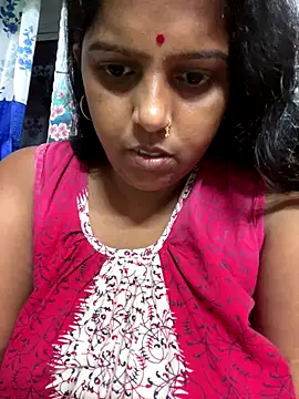 Snapshot of Beauty-queen chatting on October 17, 2025, 11:12 am Beauty-queen online show from October 17, 2025, 11:12 am