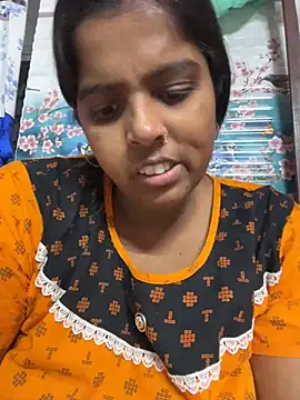 Snapshot of Beauty-queen chatting on February 28, 2025, 11:03 am Beauty-queen online show from February 28, 2025, 11:03 am