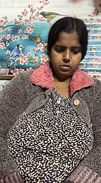 Snapshot of Beauty-queen chatting on February 24, 2025, 1:21 pm Beauty-queen online show from February 24, 2025, 1:21 pm