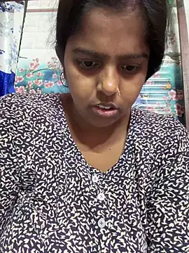 Snapshot of Beauty-queen chatting on March 5, 2025, 11:06 am Beauty-queen online show from March 5, 2025, 11:06 am