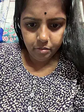 Snapshot of Beauty-queen chatting on March 9, 2025, 10:30 am Beauty-queen online show from March 9, 2025, 10:30 am