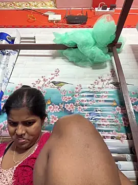 Snapshot of Beauty-queen chatting on March 16, 2025, 4:56 pm Beauty-queen online show from March 16, 2025, 4:56 pm