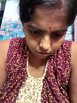 Snapshot of Beauty-queen chatting on September 17, 2025, 10:50 am Beauty-queen online show from September 17, 2025, 10:50 am